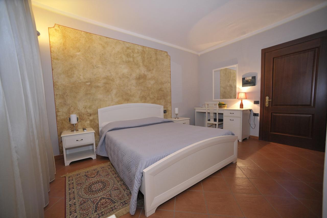 Hotel Ristorante Borgovecchio Montegrosso dʼAsti Exterior foto
